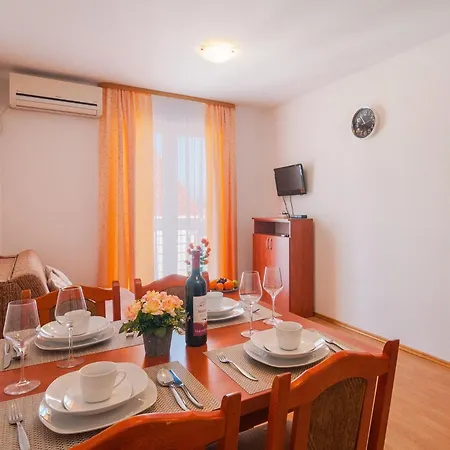 Island Beat - One Bedroom With Balcony And Sea View A1 St * Supetar